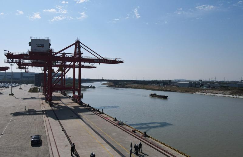 （新华全媒+）（2）江淮运河通航在即 首座集装箱码头竣工